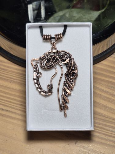 Náhrdelník drátovaný KONÍK